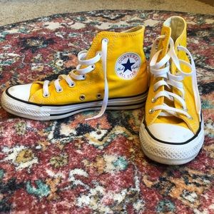 Yellow Hightop Converse 🌻.